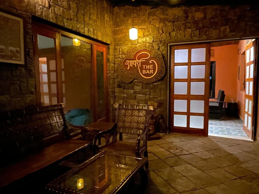 Tathastu Bandhavgarh 38/65