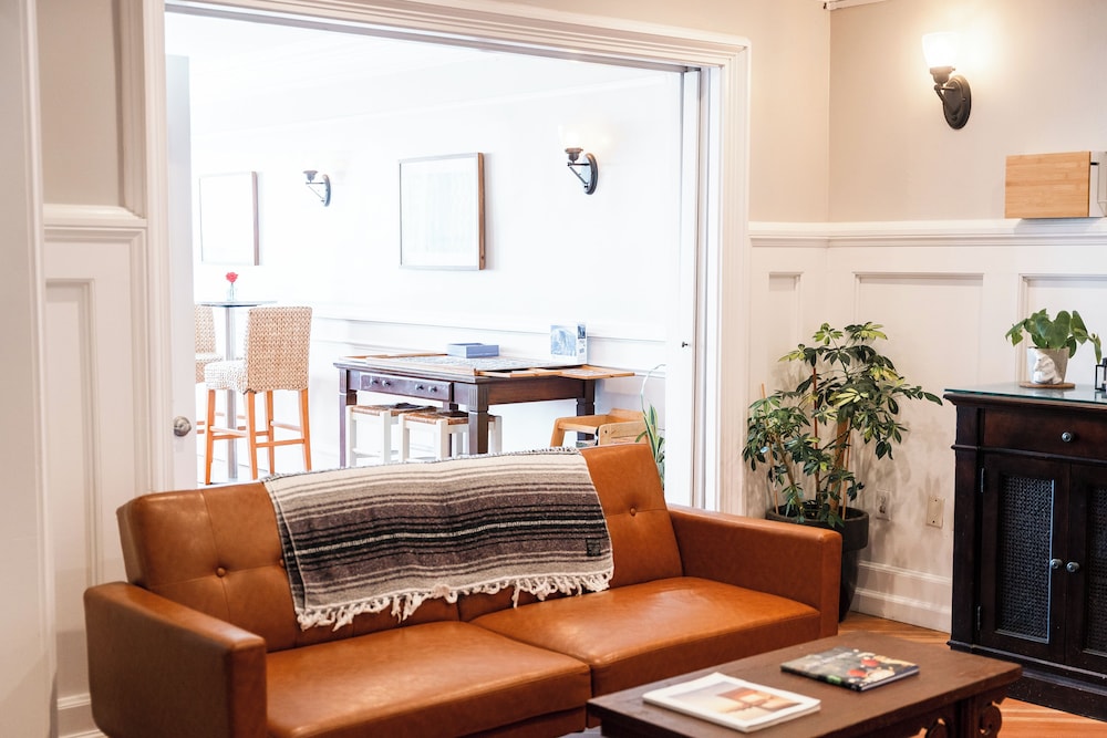 Newport Beach Hotel, A Four Sisters Inn 38/58