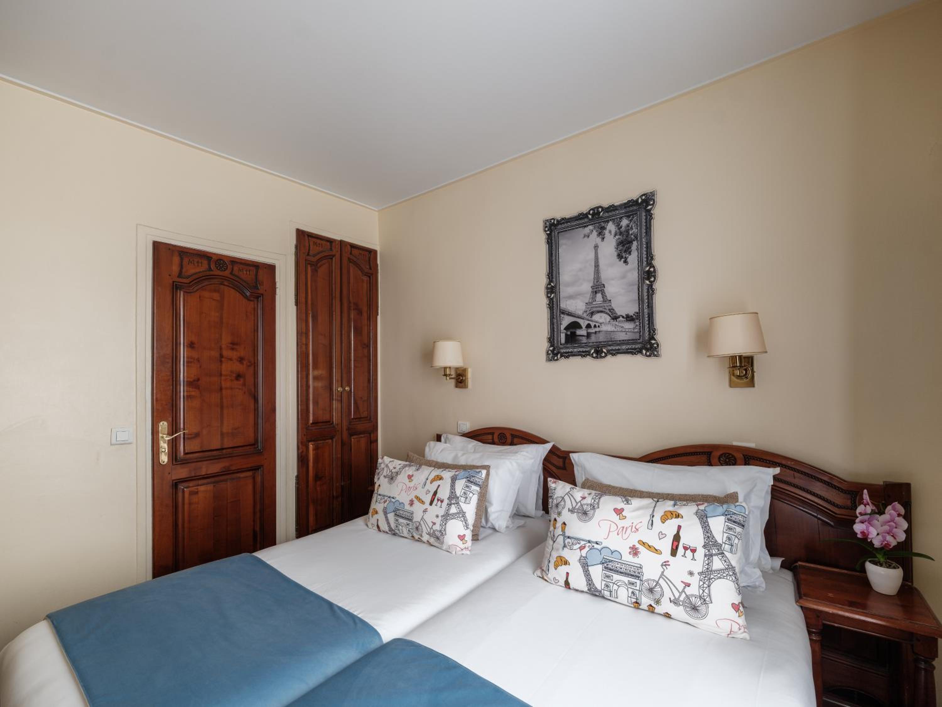 Room, Twin Beds, Small