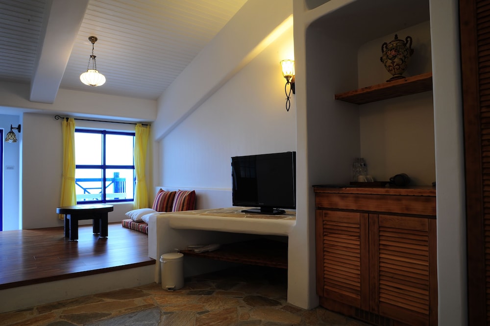 Chateau Villa 16/33