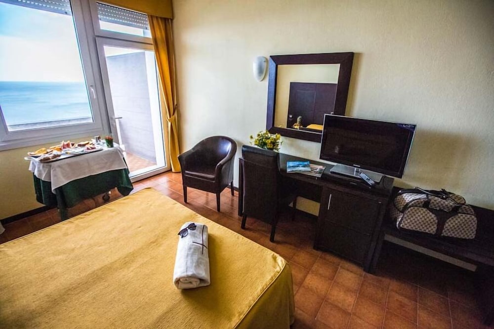Albergo Capo Est 13/23