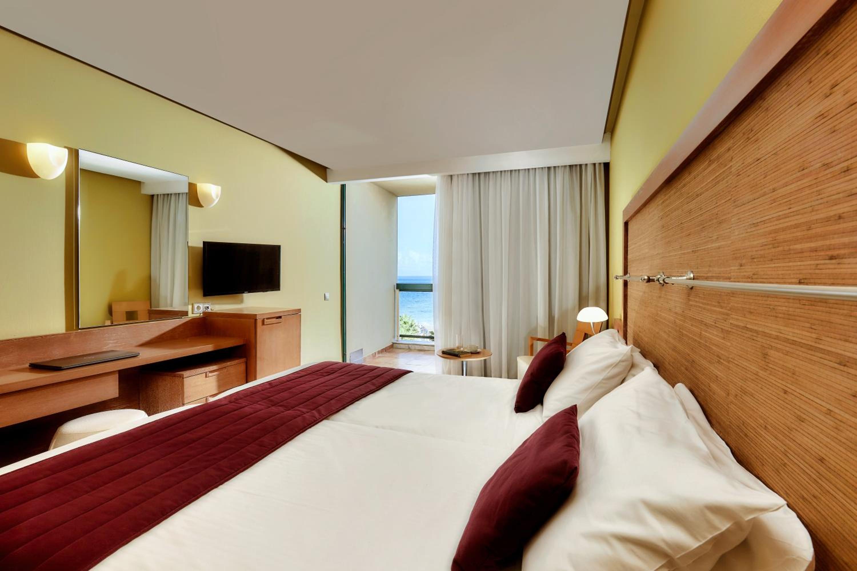 غرفة بإطلالة على البحر، Sirens Beach Hotel 2/8