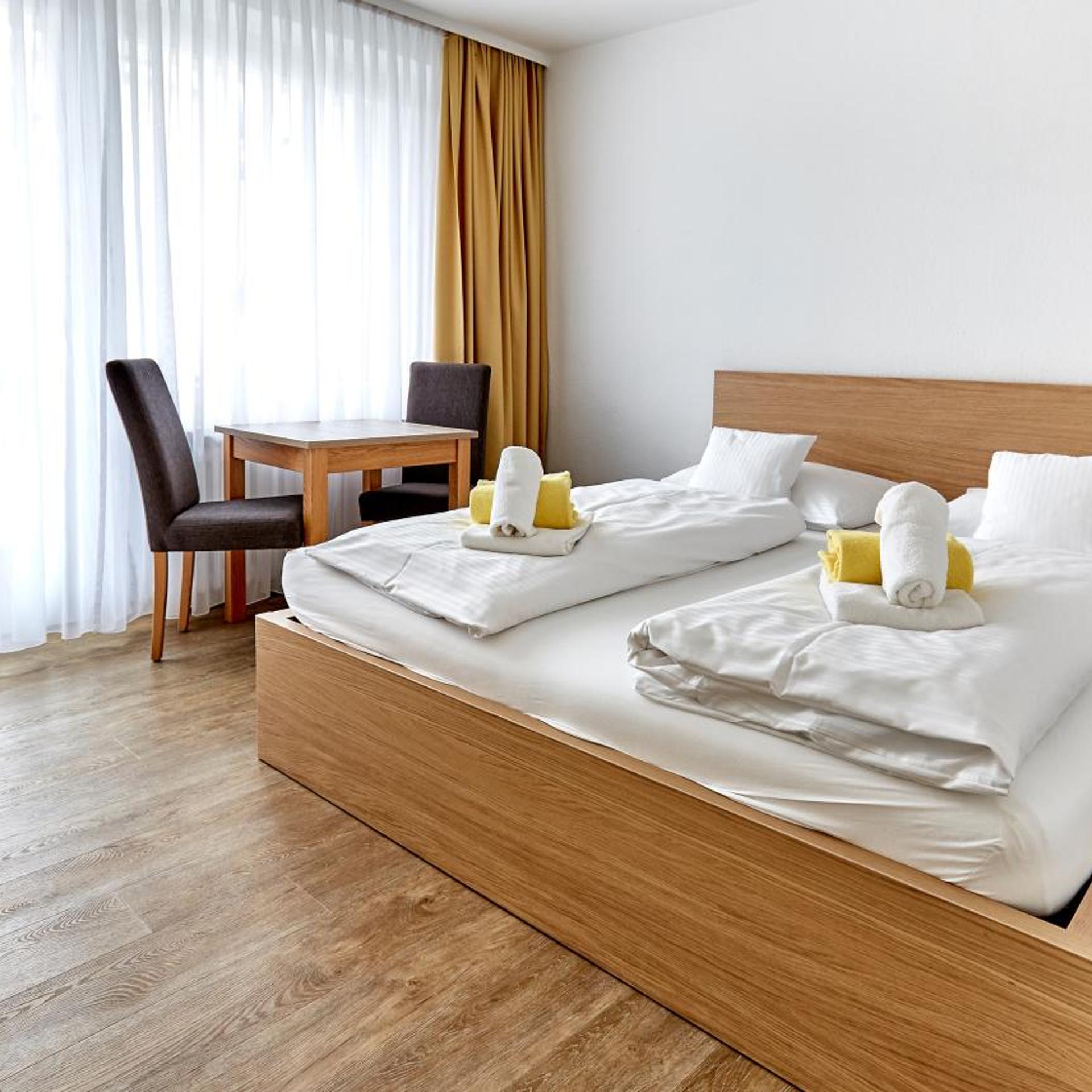 2 Bedrooms, Suite