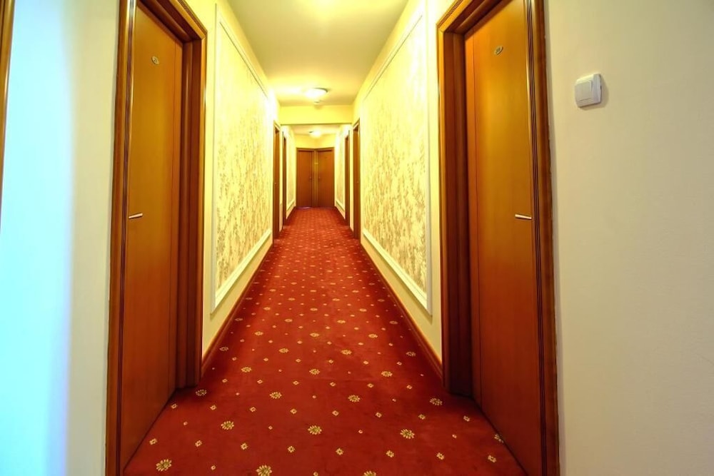Cezar Hotel 11/27