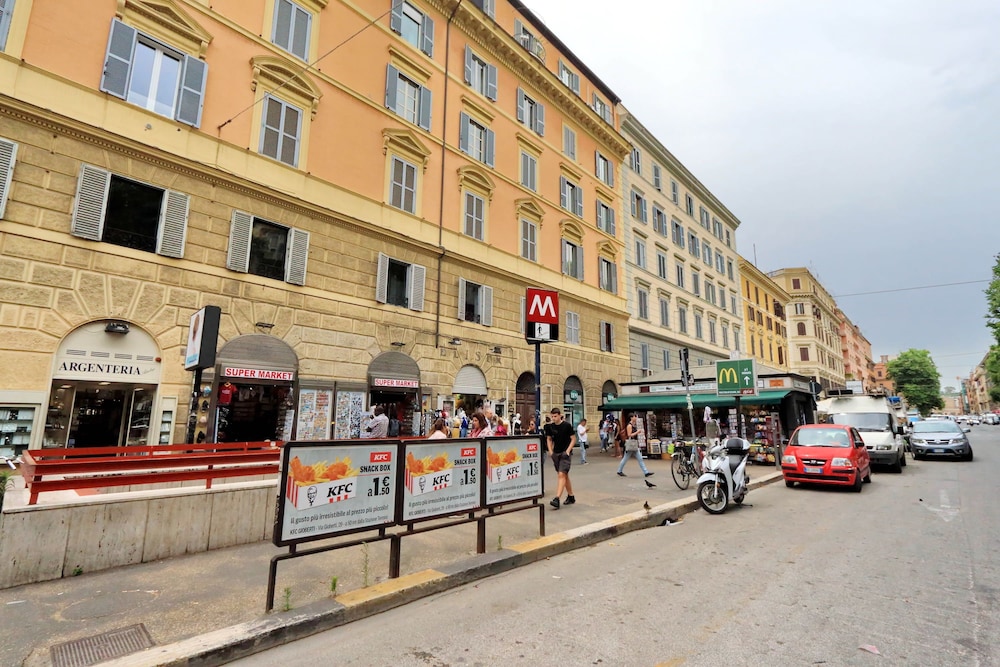Gialli Vatican Guesthouse 39/50
