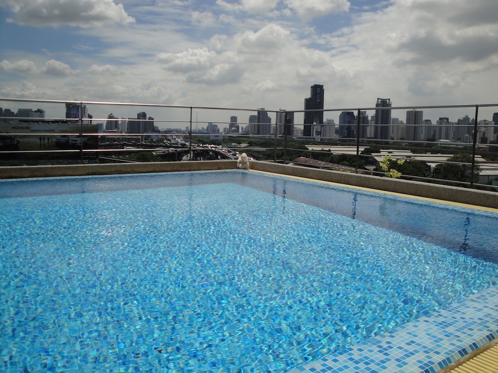Interchange Tower Serviced Apartment 27/49