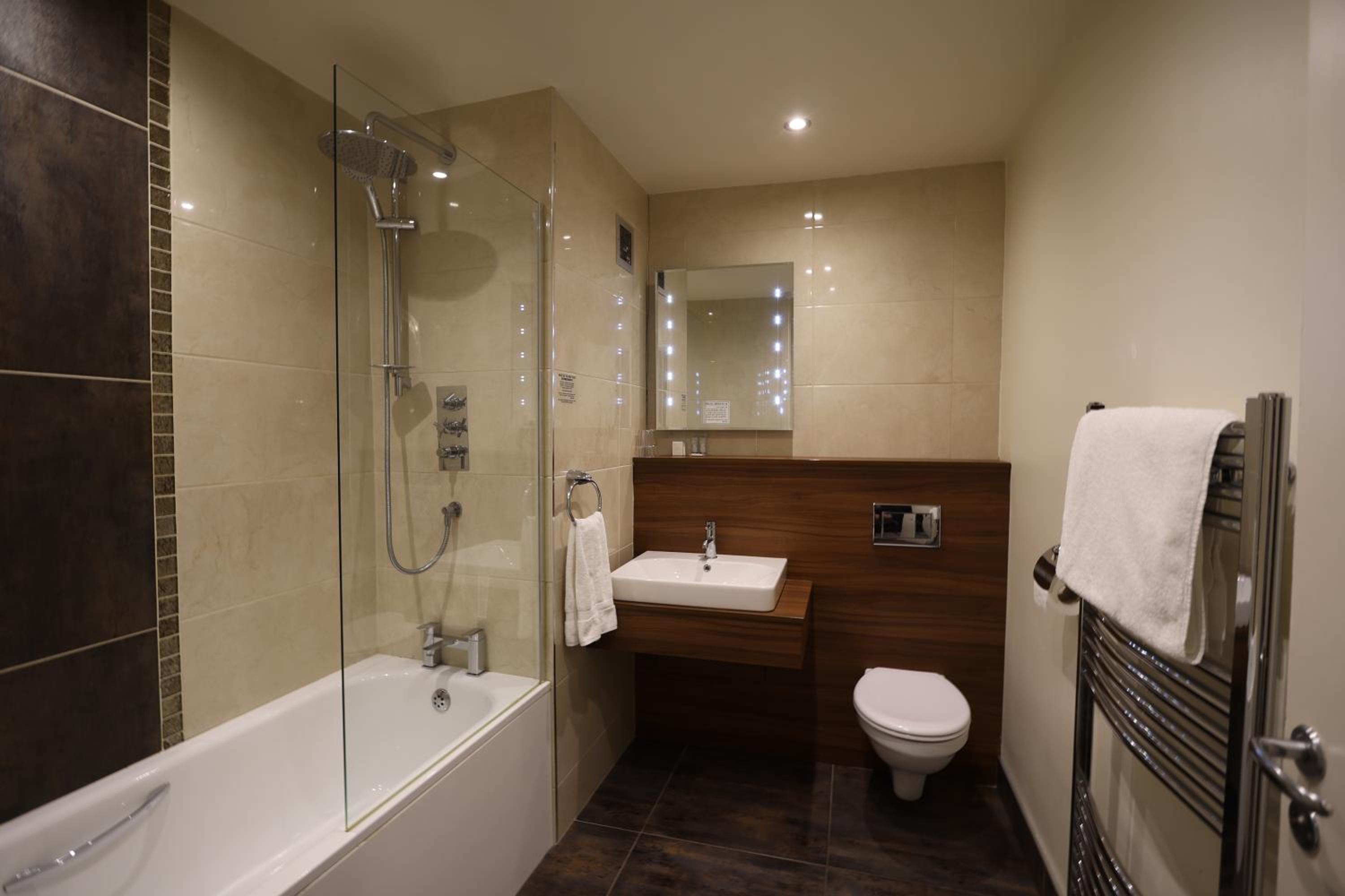 Glenavon House Hotel 56/57