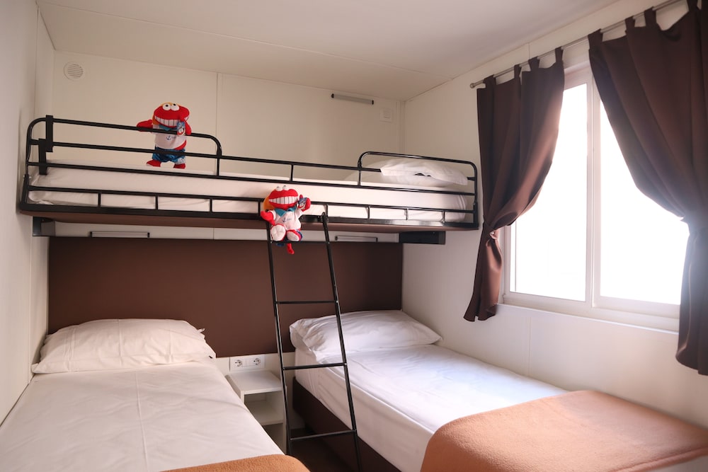 VELA BLU CAMPING VILLAGE 31/67