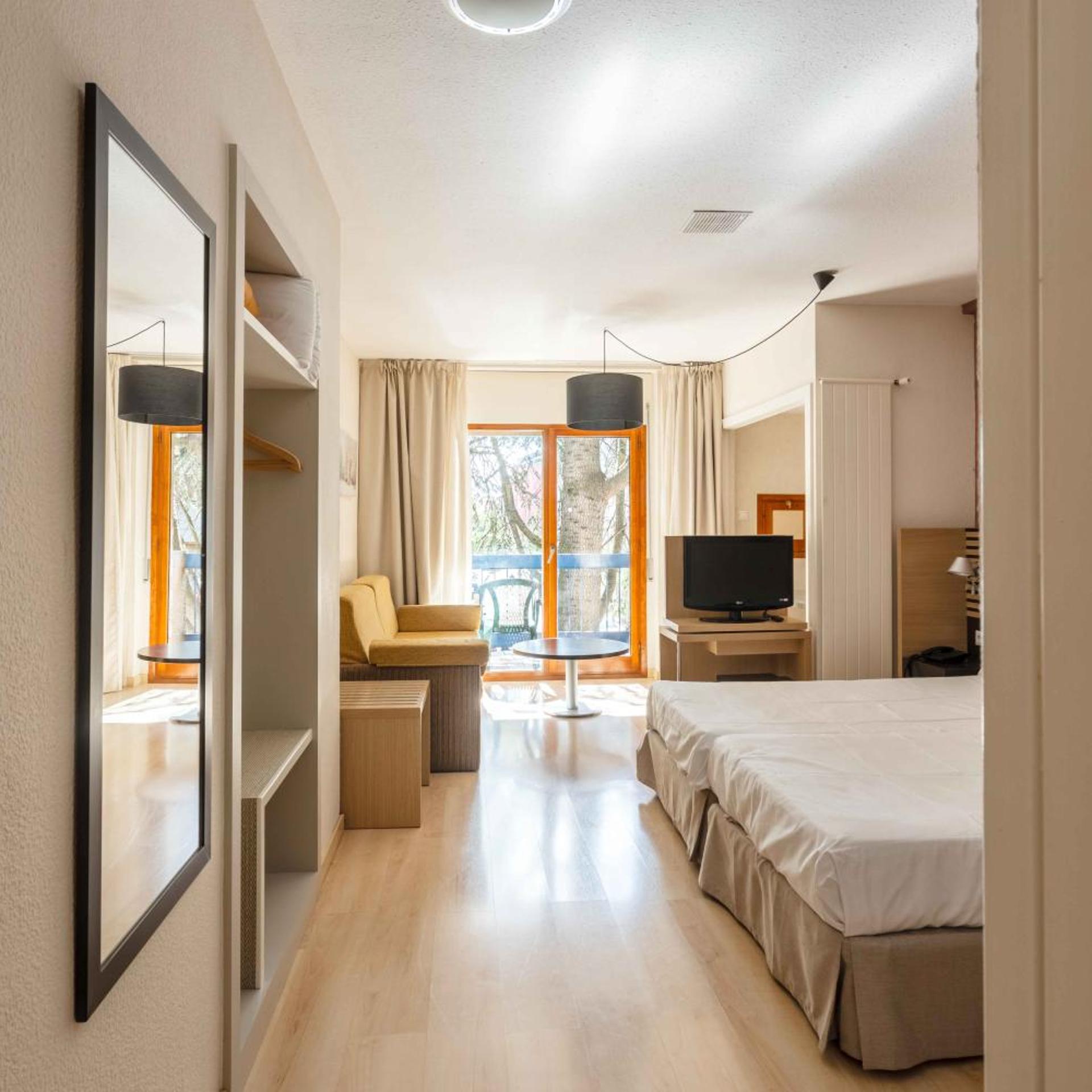 Room, Single