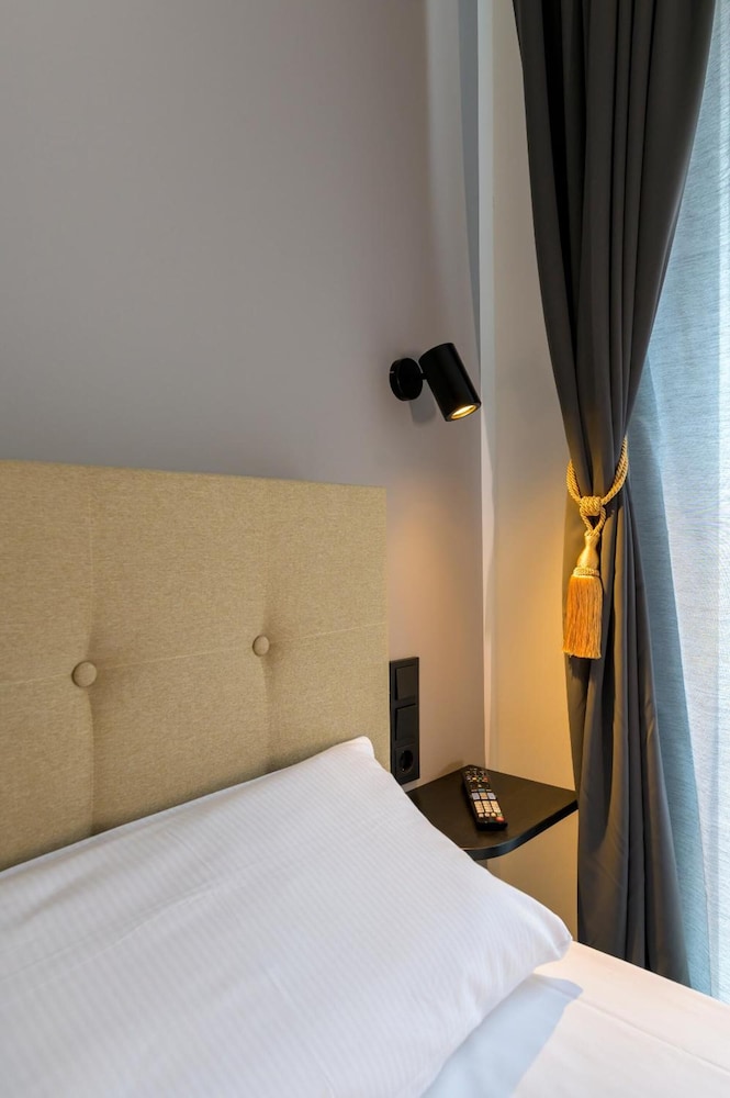 Room, King Bed