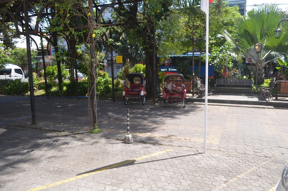 ARINI HOTEL 39/43