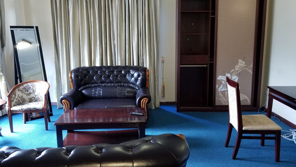 Sarem International Hotel 36/50