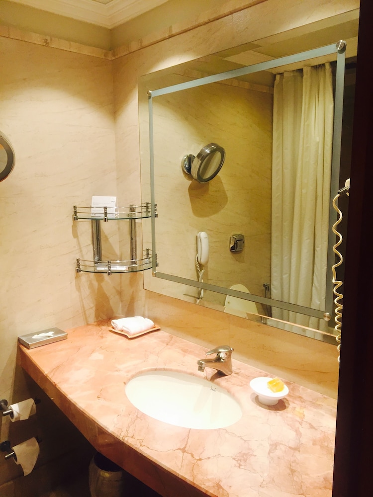 The Suryaa New Delhi 45/51