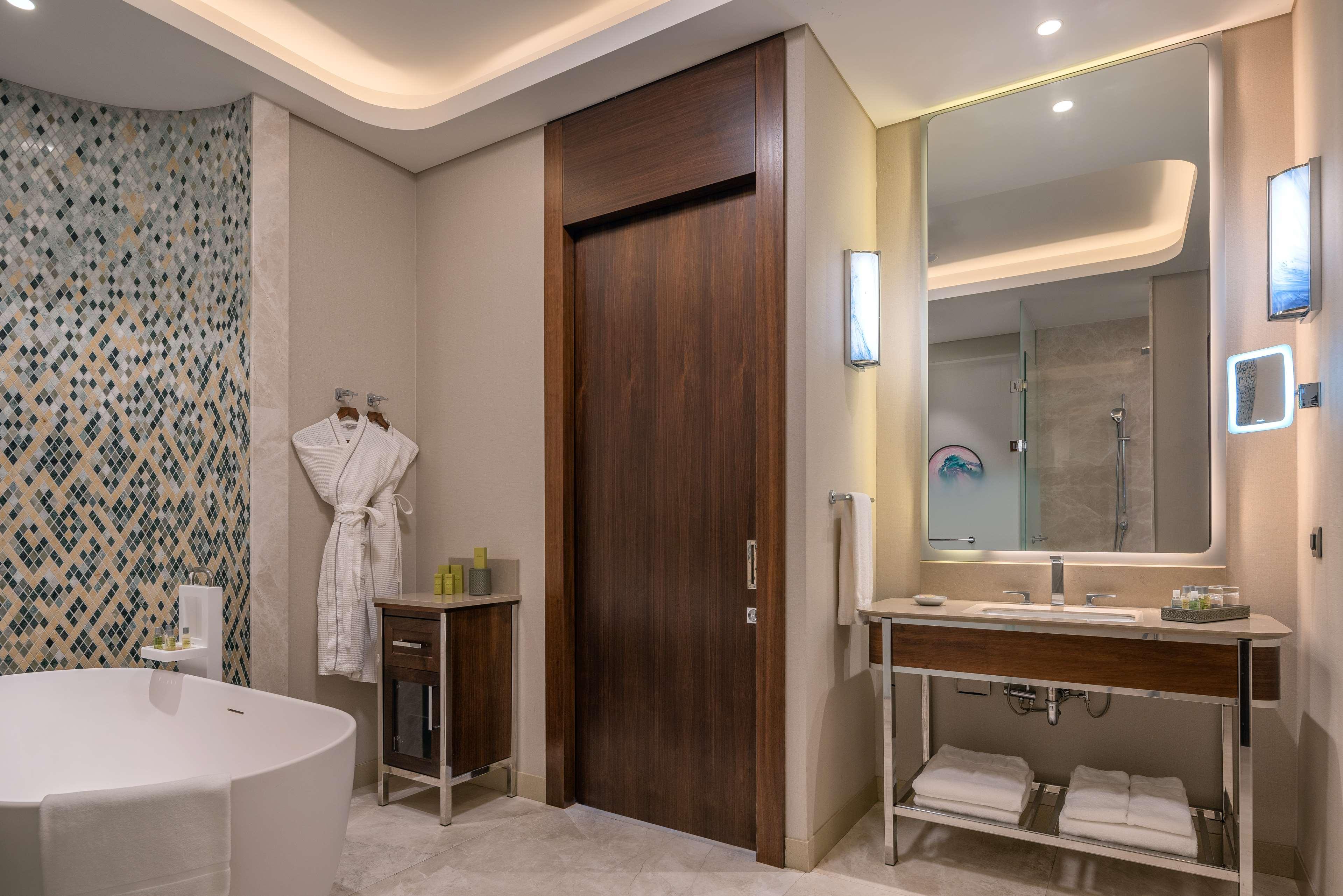 جناح بسرير كينج بغرفة نوم واحدة، Hilton Tashkent City Tashkent 2/2