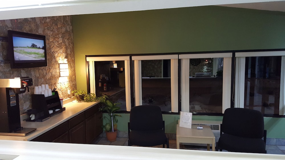 Mentor Home Inn & Suites 4/43