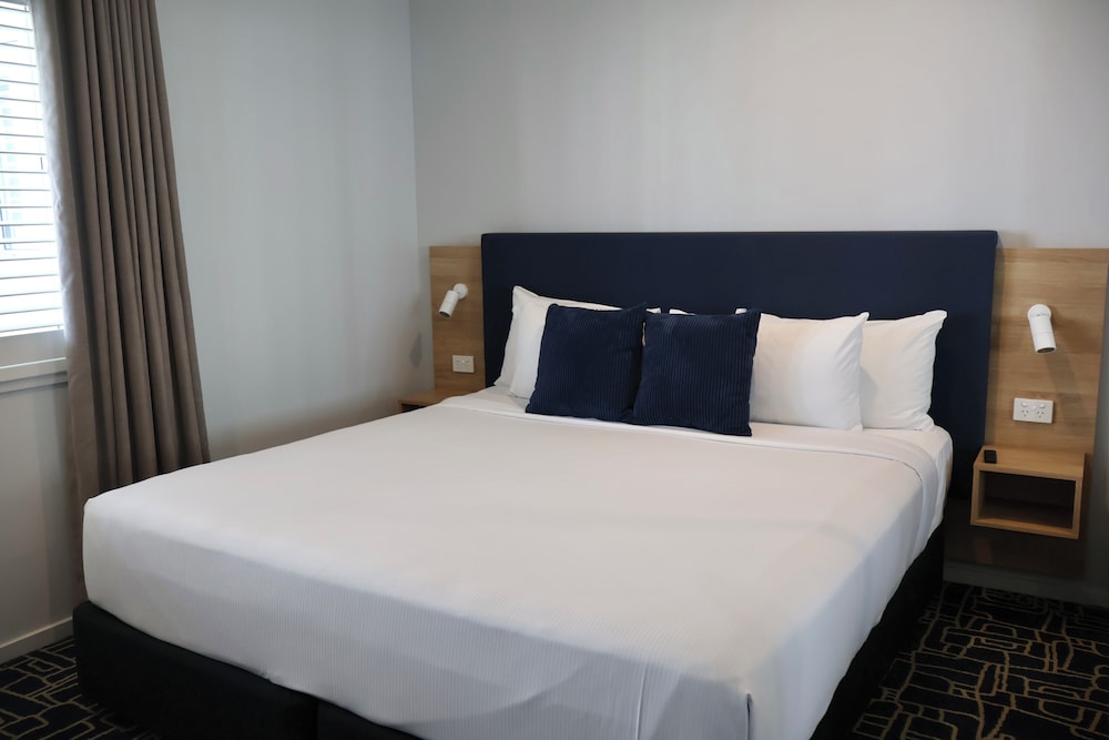 2 BEDROOMS, DELUXE, APARTMENT