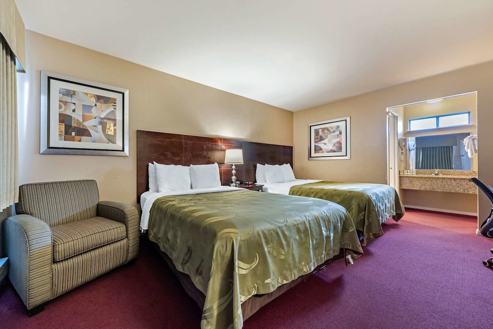 Scottish Fairway Inn 17/37