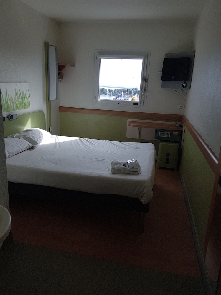 Ibis Budget Marseille L Estaque 17/72