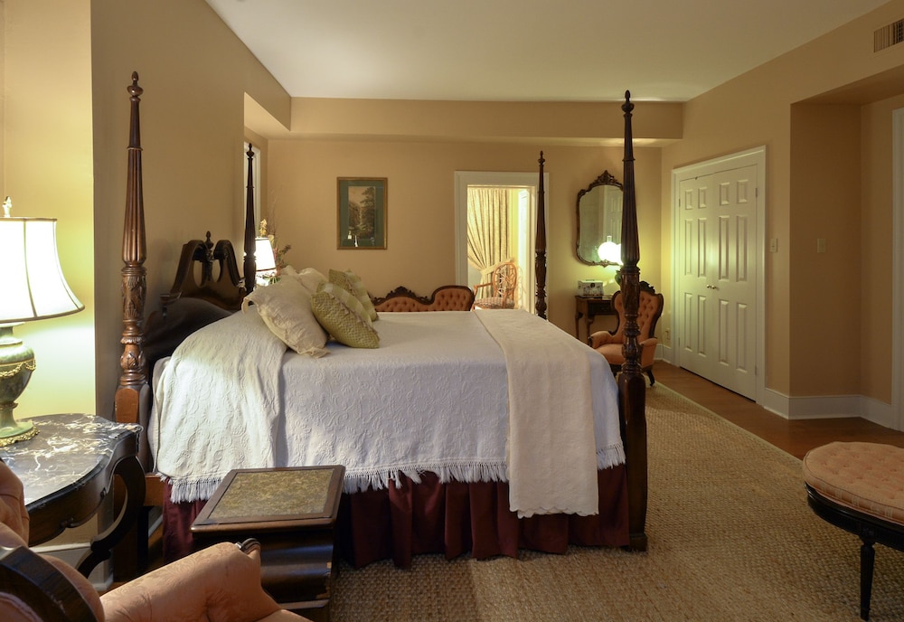 Choctaw Hall Bed and Breakfast 6/29