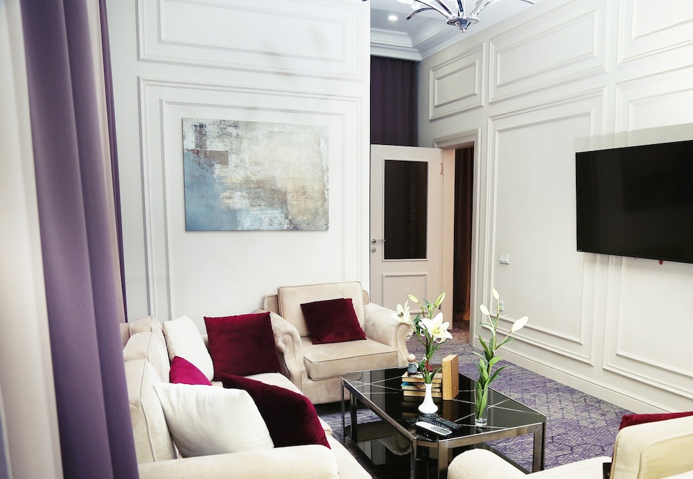 Madison Ave Hotel Bishkek 27/39