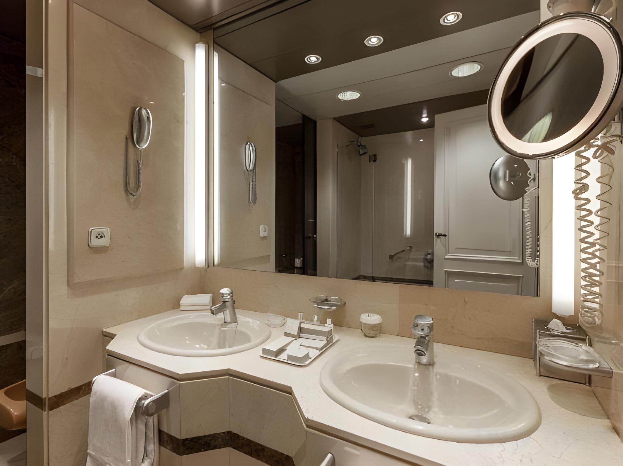 Wellington Club, Junior Suite, Penthouse, King Bed, Terrace
