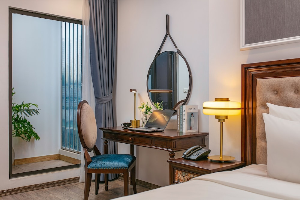 Gloud Hotel 11/50