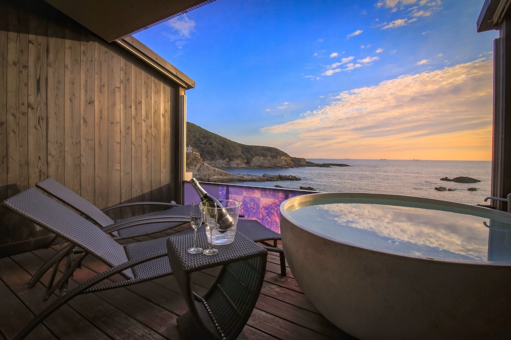 Xyz Private Spa And Seaside Resort 25/50