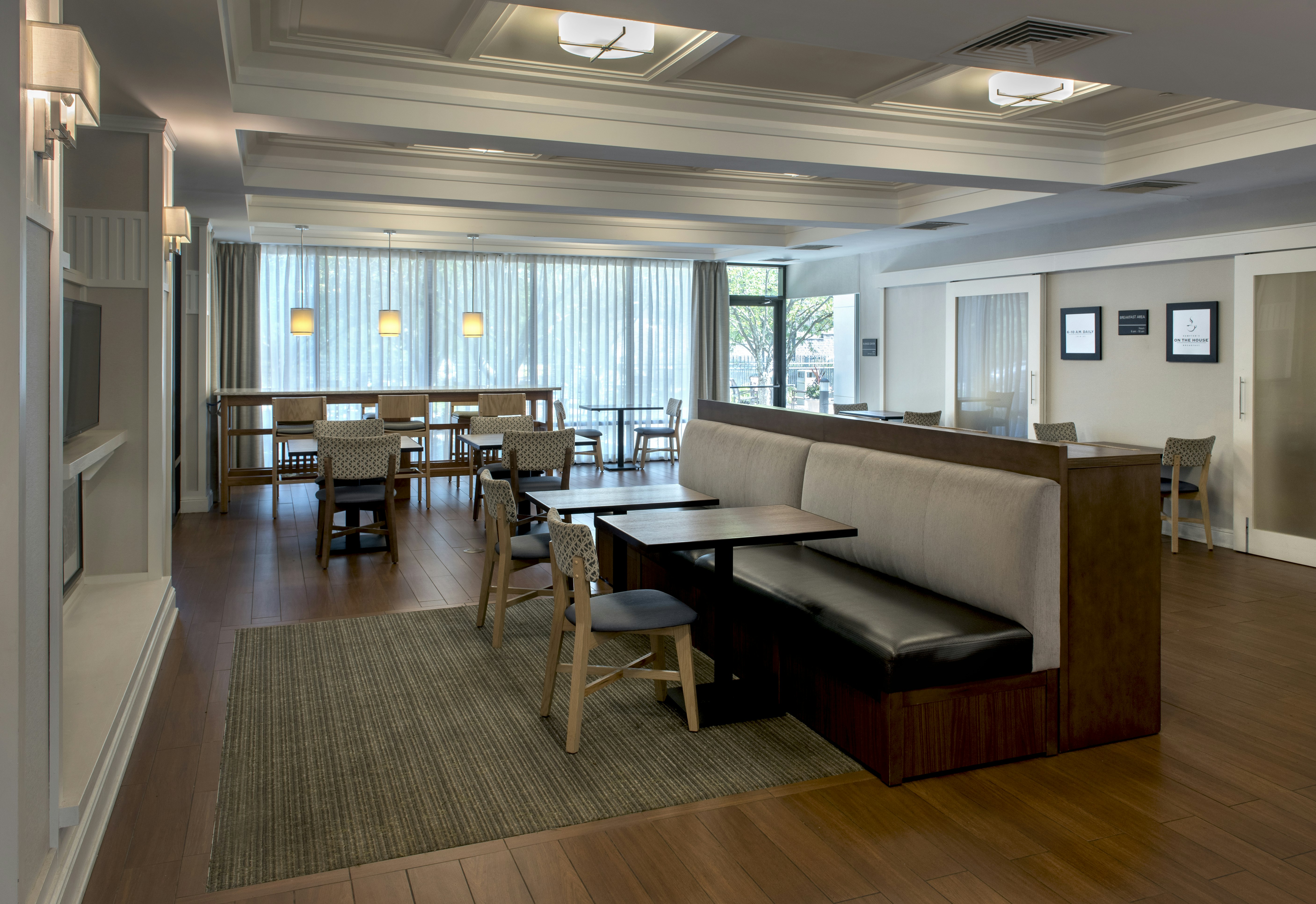 Hampton Inn Middletown 25/48