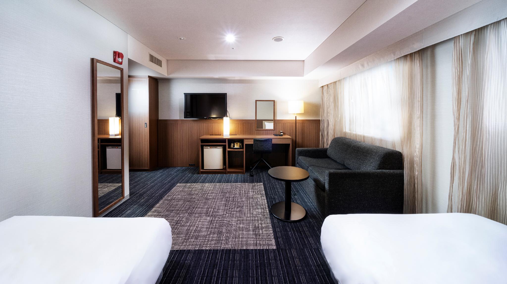 Universal, Standard, Twin Beds