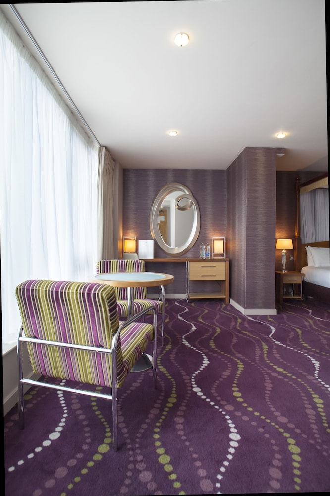 Louis Fitzgerald Hotel 5/39