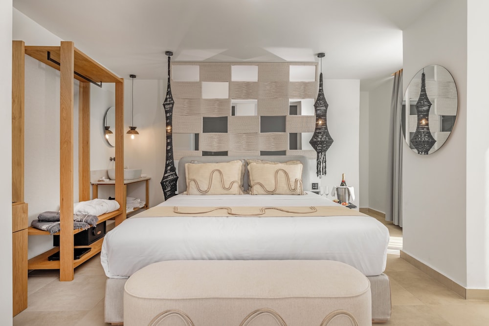 Deluxe, Penthouse, Twin Beds, Outdoor Jetted Tub