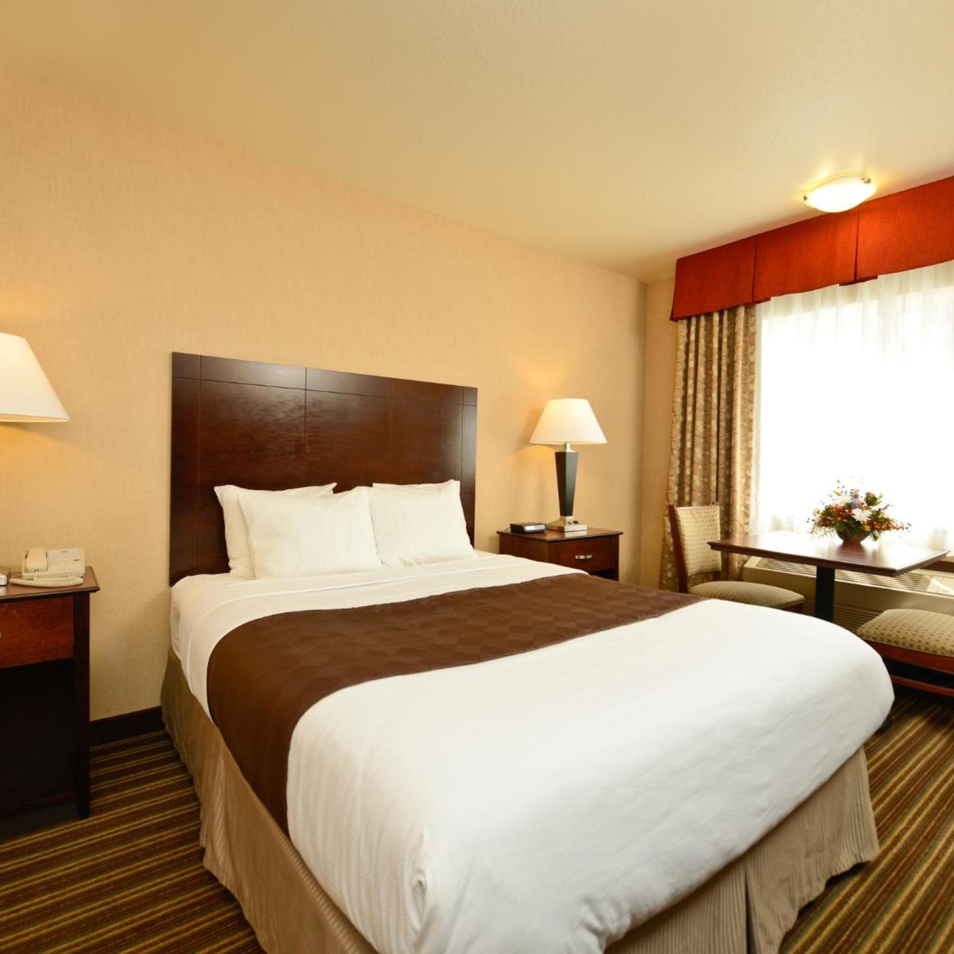 Yellowstone West Gate Hotel 20/51