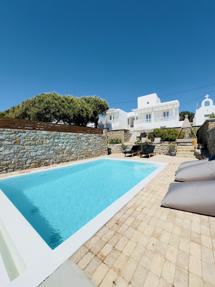 Sofos Suites 29/50