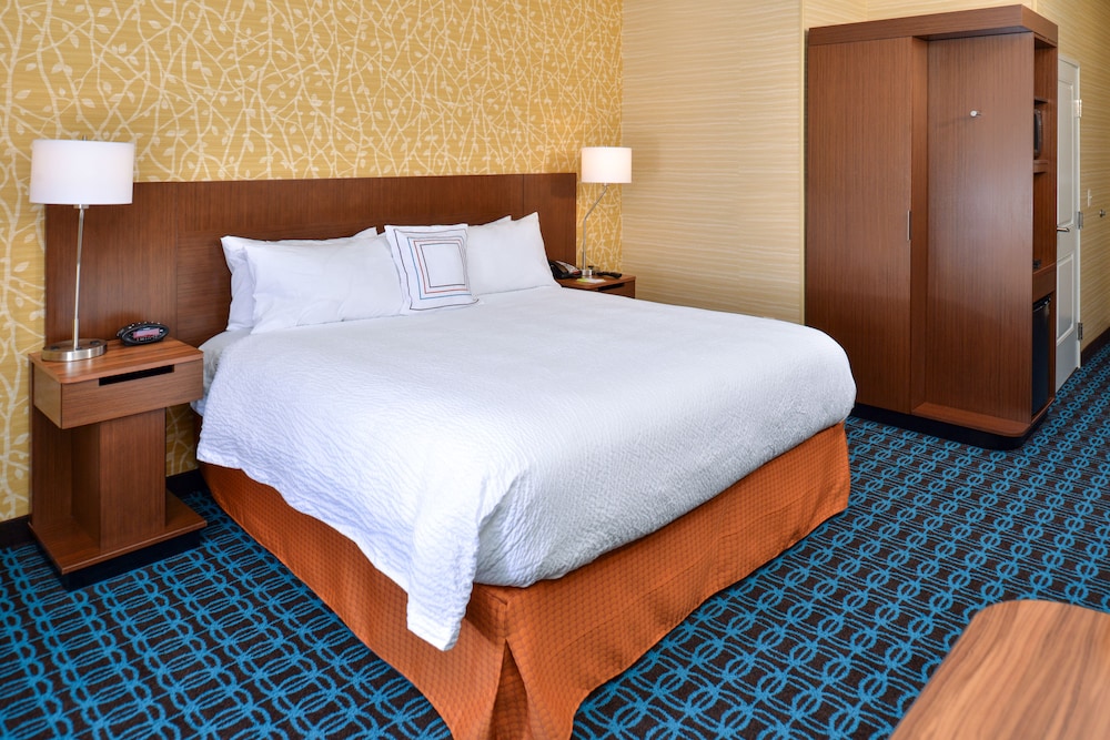 Fairfield Inn And Suites By Marriott Sacramento Airport Woodland 9/44