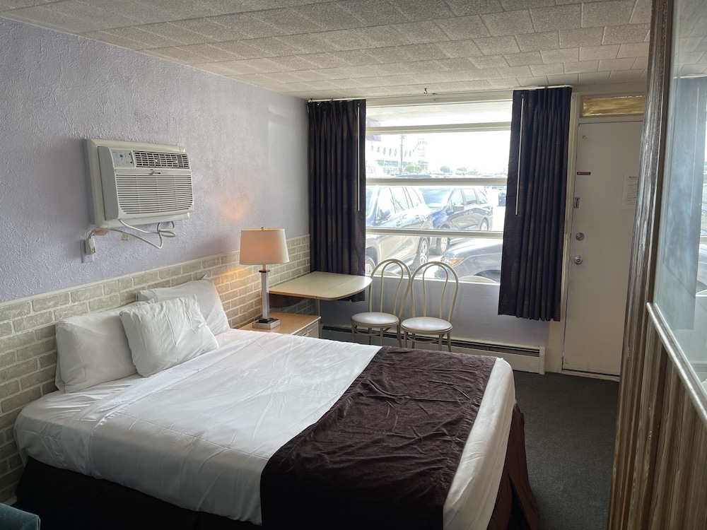 Monaco Motel 14/46