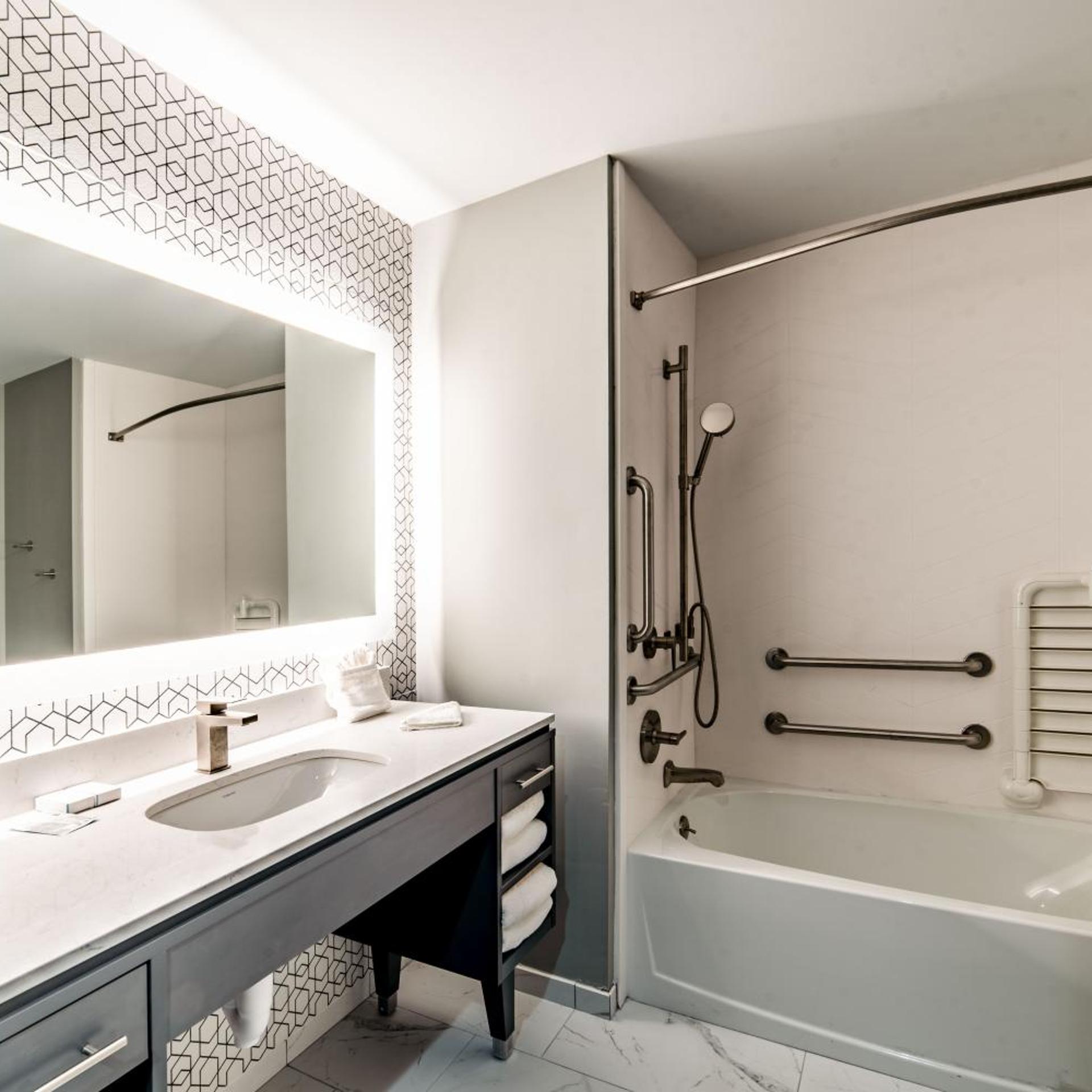 Everglades Adventures Hotel Suites by Ivey House 13/15