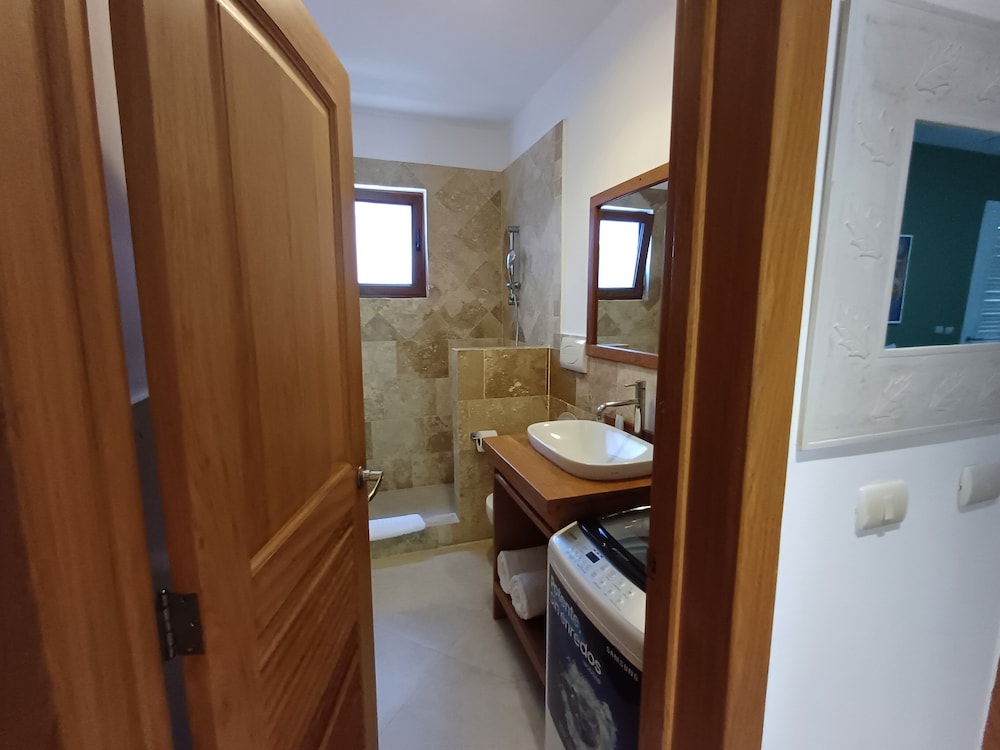 غرفة كومفورت ثلاثية، Tracadero Beach Resort 3/4