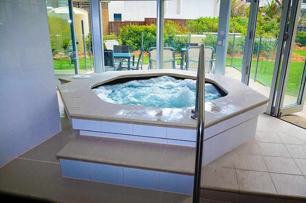Zenith Ocean Front Apartments 16/50