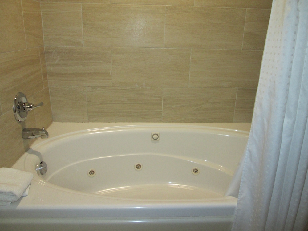 Holiday Inn Express Cloverdale(Greencastle) 58/59