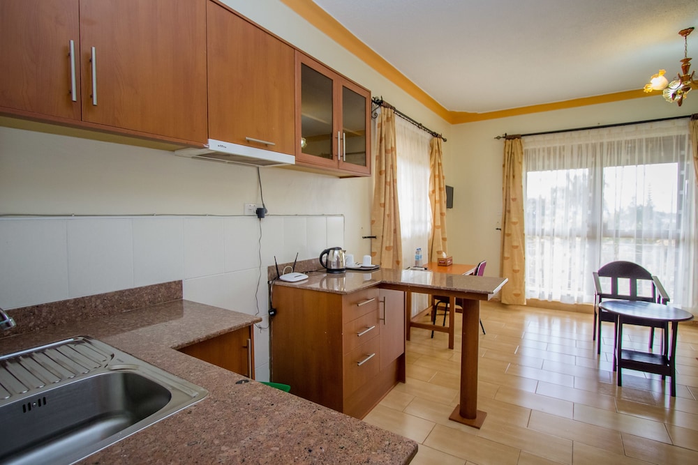 Askay Hotel Suites Entebbe 26/43