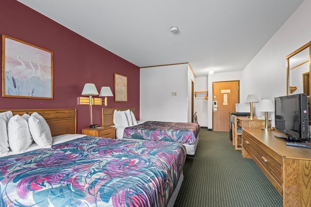 غرفة بسريرين كوين، Wautoma Inn by OYO Near Airport WI 73 3/6