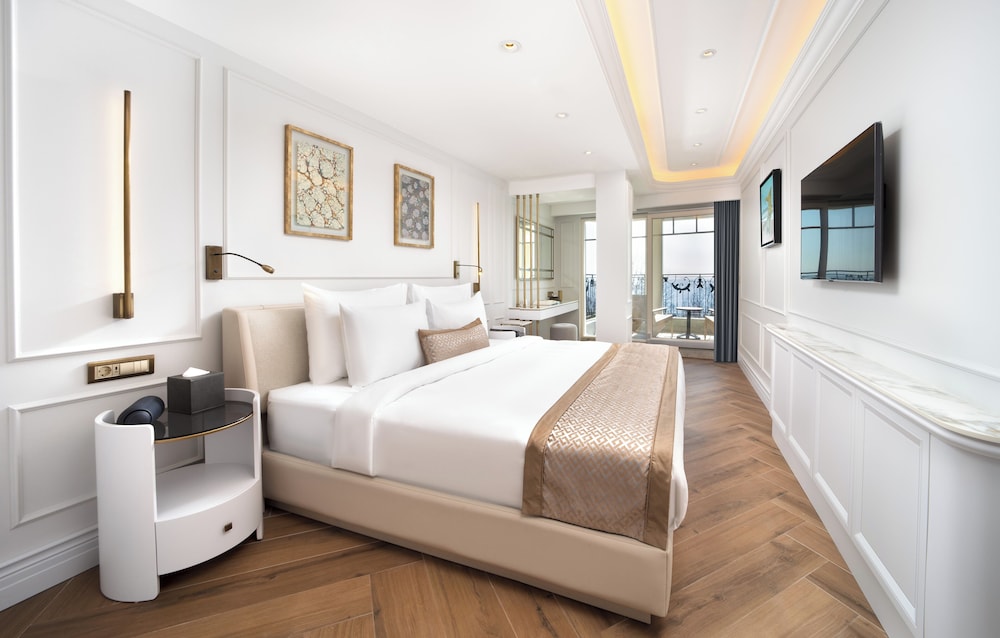 ROOM, KING BED, SEA VIEW