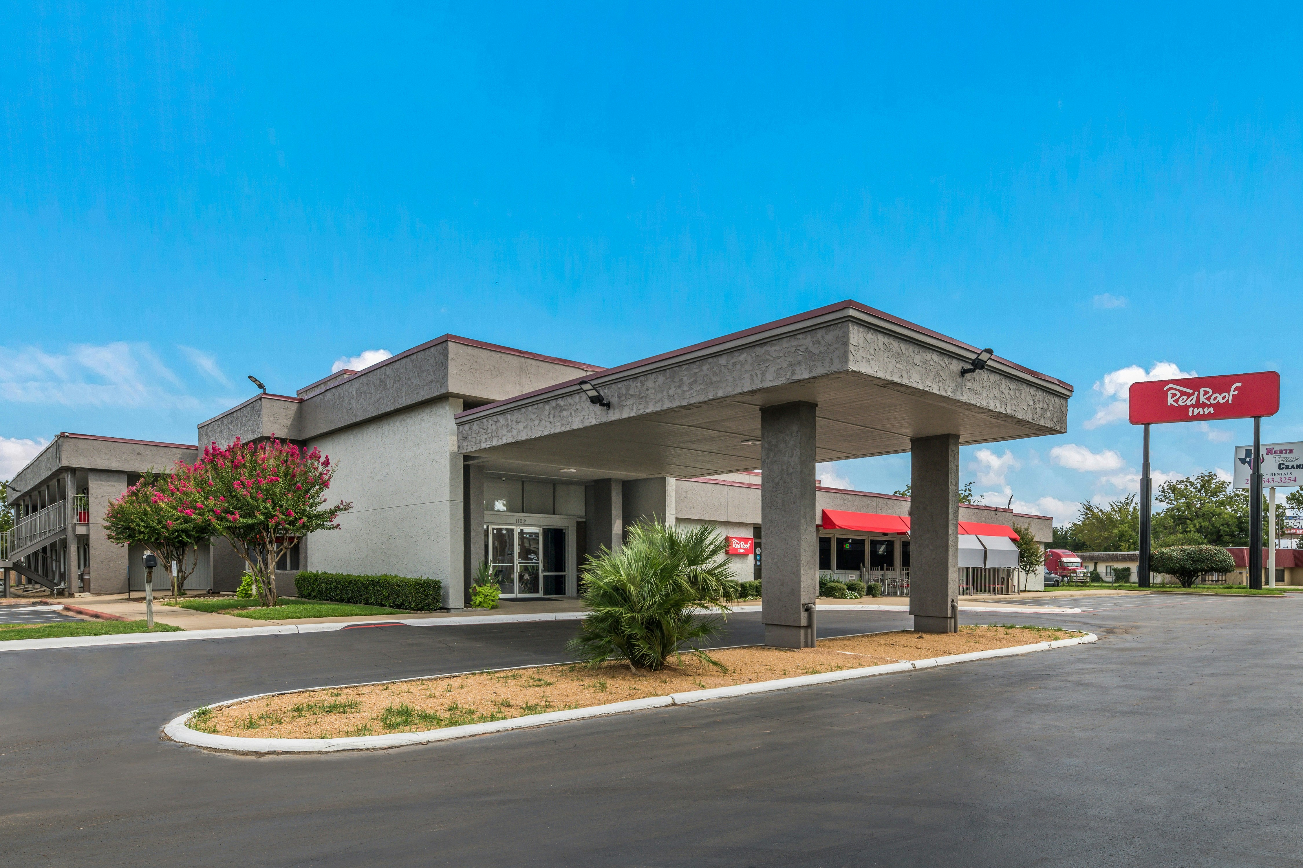 Red Roof Inn Lewisville 12/43