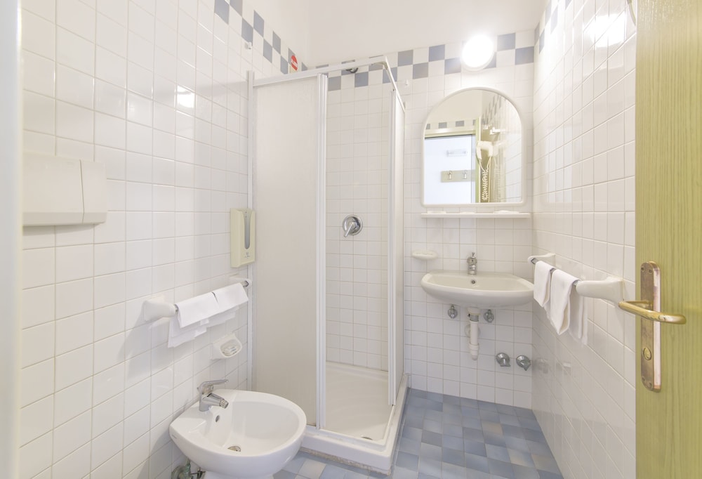 Vittoria Hotel 26/63