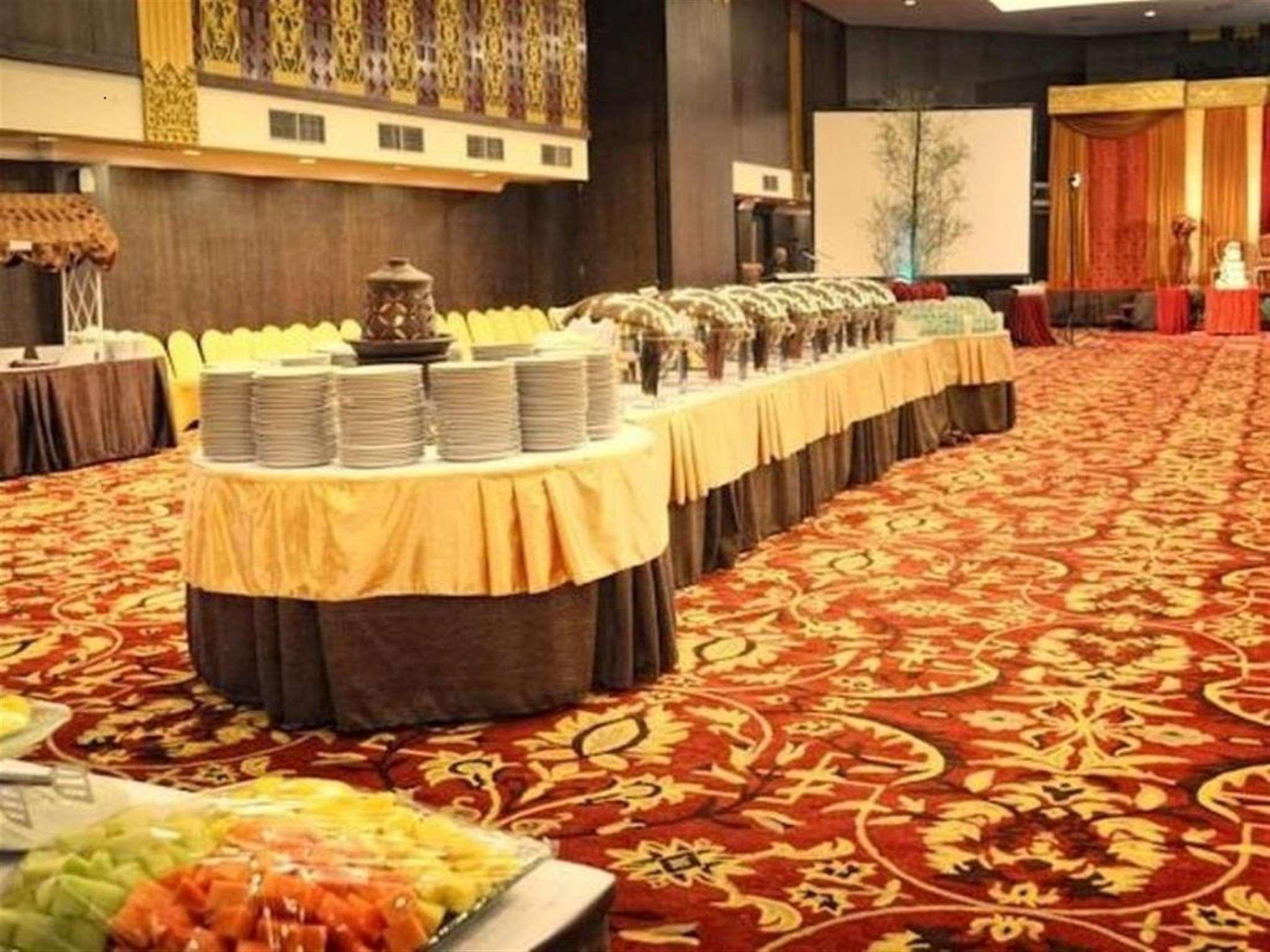 Kyriad Bumiminang Hotel 30/31
