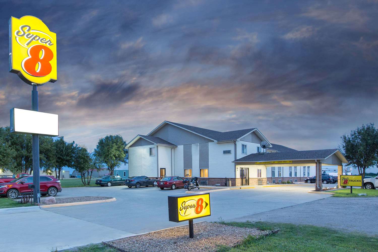 Super 8 by Wyndham Belleville, KS 3/4
