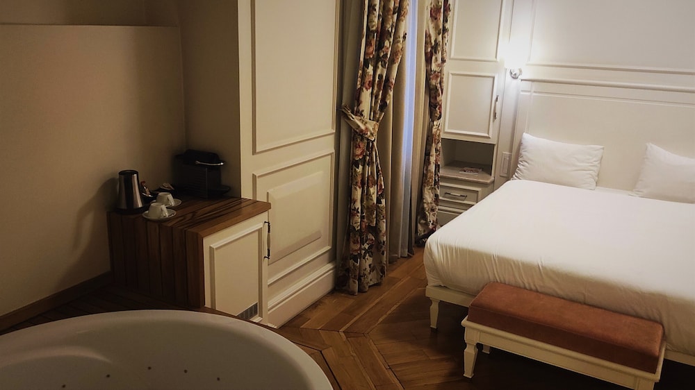 Corinne Hotel 48/50