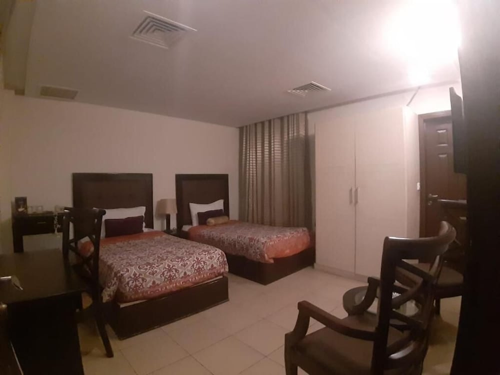 The Grand Inn Hotel 30/50