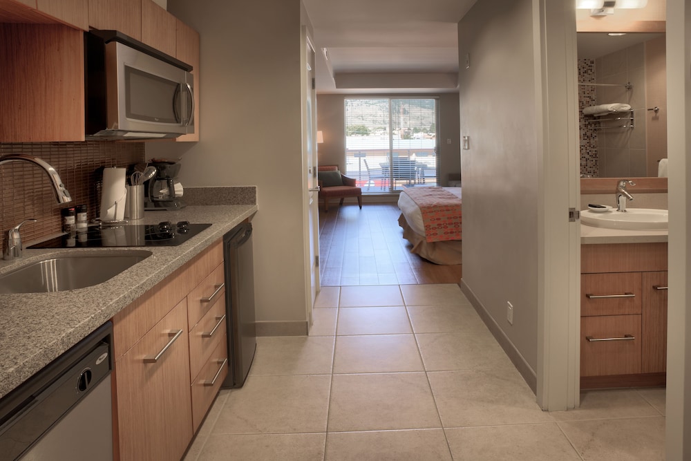 Watermark Beach Resort 30/39