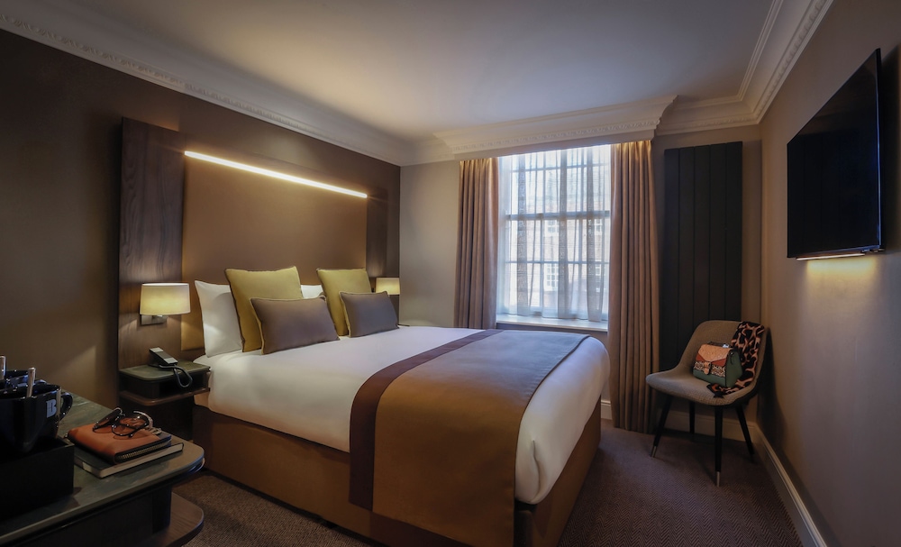 DELUXE, DOUBLE BED